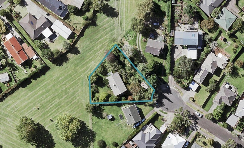 16 Bromley Place, Glen Innes, Auckland - Carousel 1