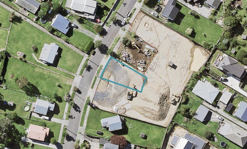 12 Lyndhurst Street, Wai o Taiki Bay, Auckland - Carousel 1