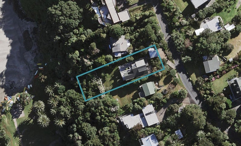 16 Matapana Road, Palm Beach, Waiheke Island - Carousel 1