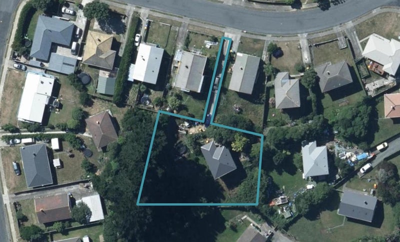 29 Beauzami Crescent, Ascot Park, Porirua - Carousel 1