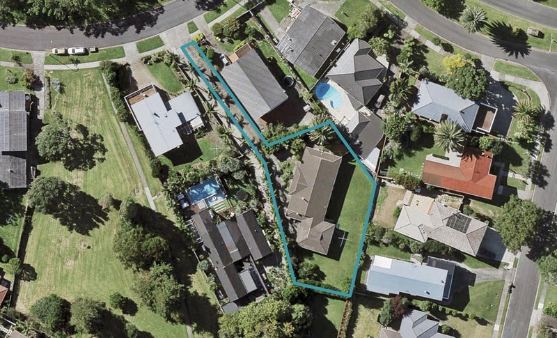 6 Sunnyhill Crescent, Sunnyhills, Auckland - Carousel 1