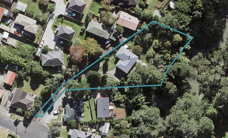 10 Alston Avenue, Kelston, Auckland - Carousel 1