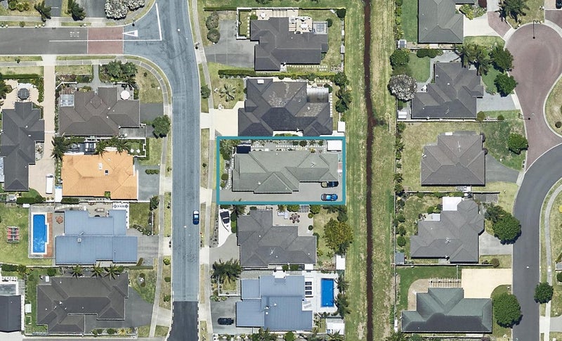 15 Bucklands Crescent, Papamoa Beach, Papamoa - Carousel 1