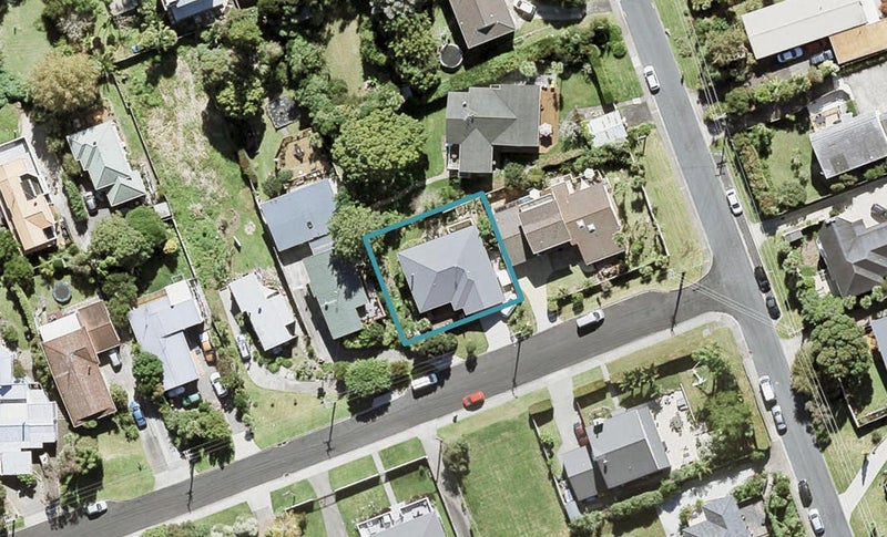1 Manuwai Road, Torbay, Auckland - Carousel 1