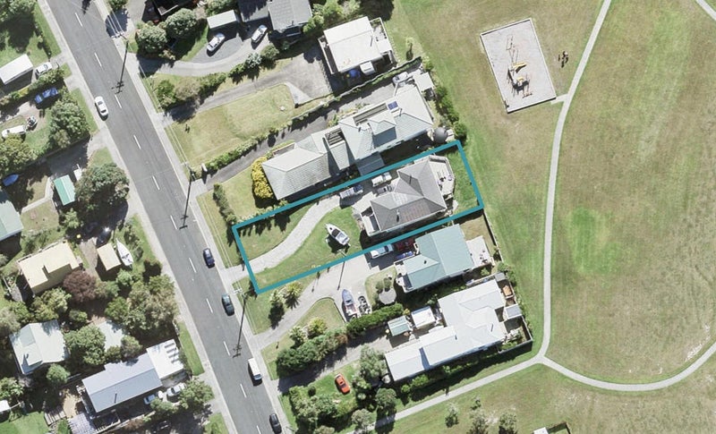 12 Shakespear Road, Army Bay, Whangaparaoa - Carousel 1