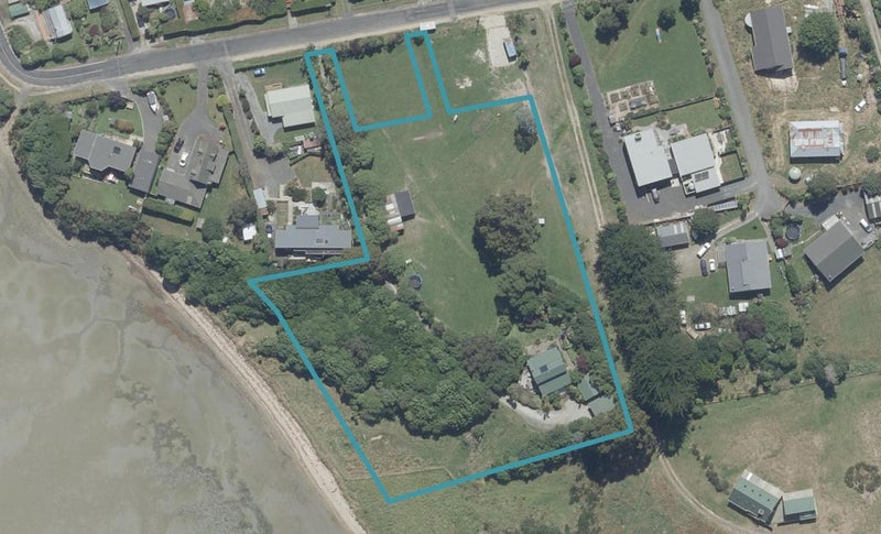 10 Bay Road, Warrington, Waikouaiti - Carousel 1