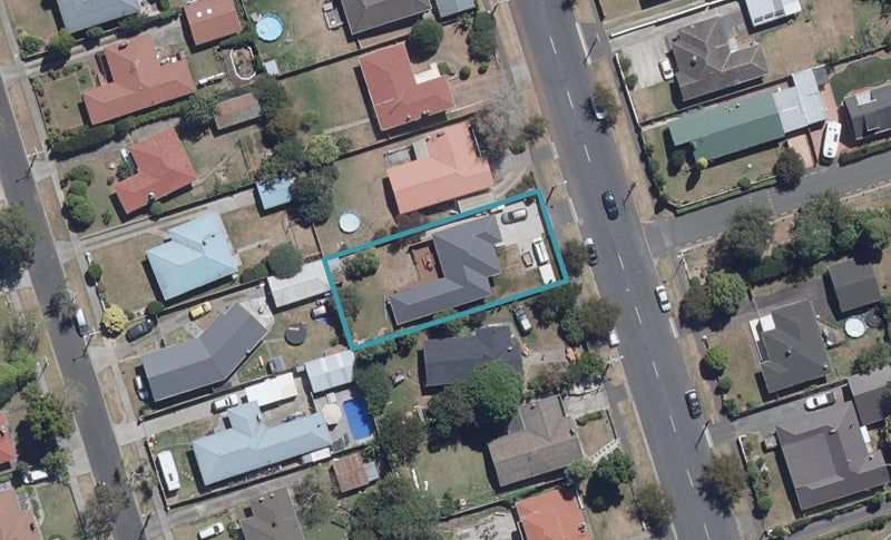 21 Morris Road, Hillcrest, Hamilton - Carousel 1