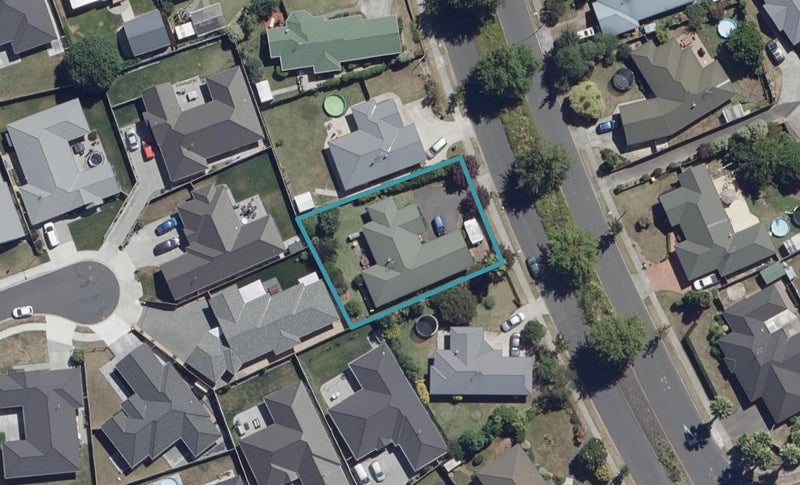 5 Tuirangi Street, Flagstaff, Hamilton - Carousel 1
