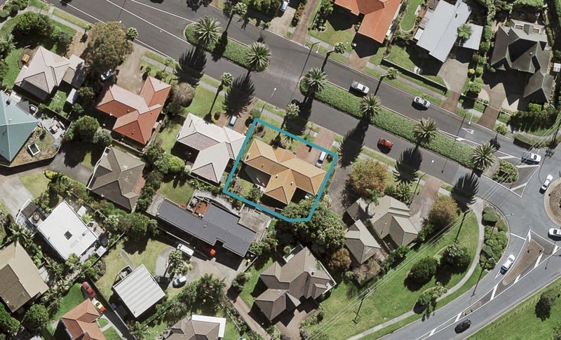 101 Caribbean Drive, Unsworth Heights, Auckland - Carousel 1