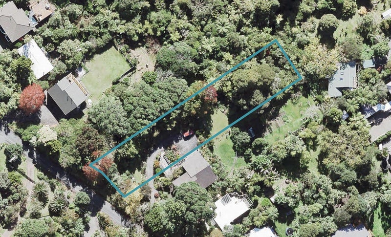 17 Raroa Terrace, Waiatarua, Auckland - Carousel 1