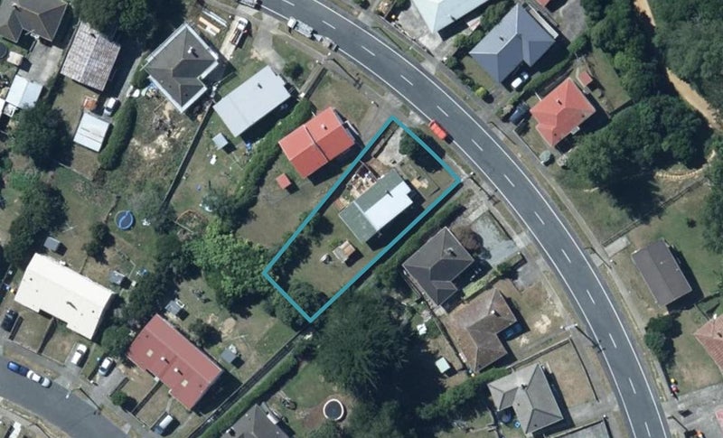 124 Castor Crescent, Cannons Creek, Porirua - Carousel 1