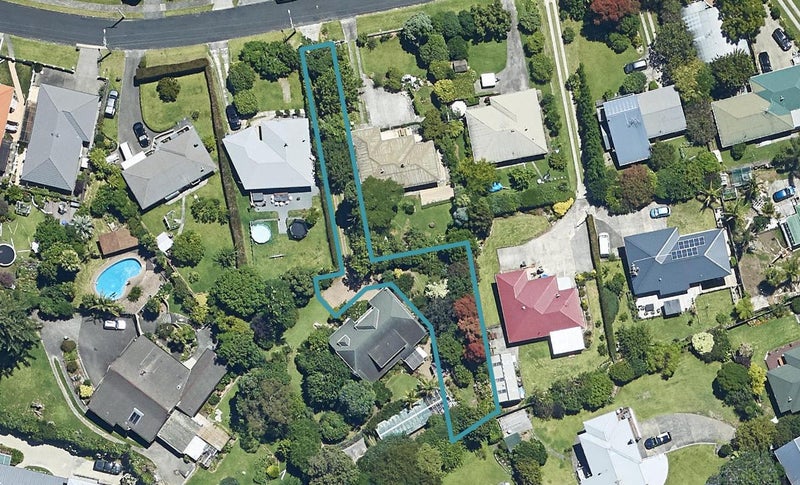 13 Linley Terrace, Judea, Tauranga - Carousel 1
