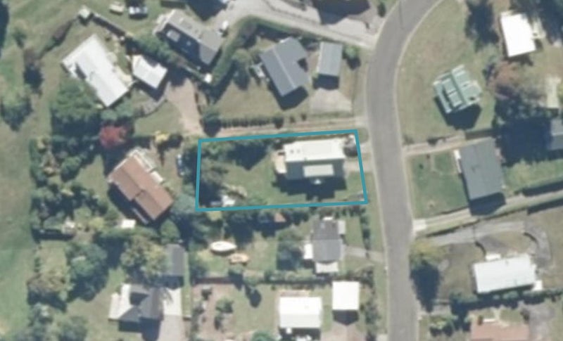16 Angela Place, Taupo - Carousel 1