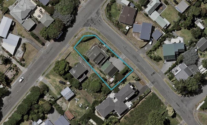 2 Frances Street, Waikanae Beach, Waikanae - Carousel 1