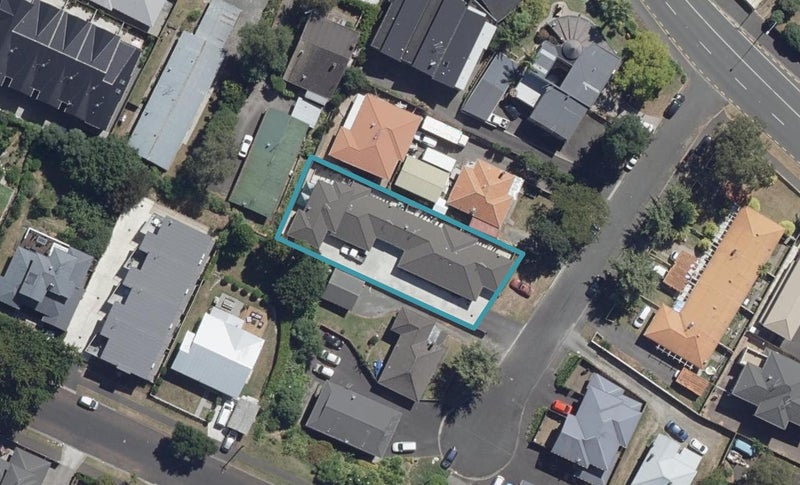 3/4 Teddy Street, Whitiora, Hamilton - Carousel 1
