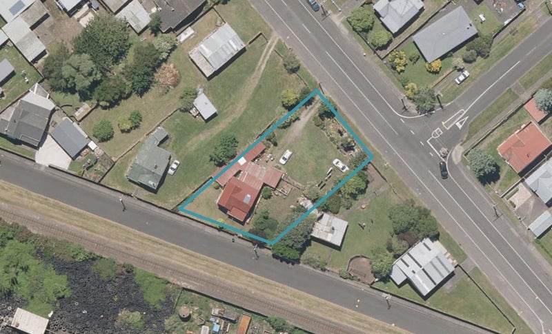 10 Eastown Road, Whanganui East, Whanganui - Carousel 1