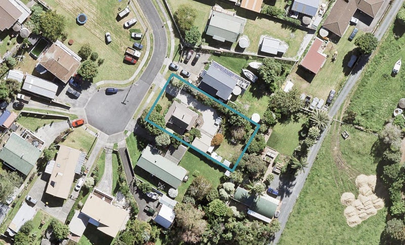 10 Karawa Place, Kawakawa Bay, Papakura - Carousel 1