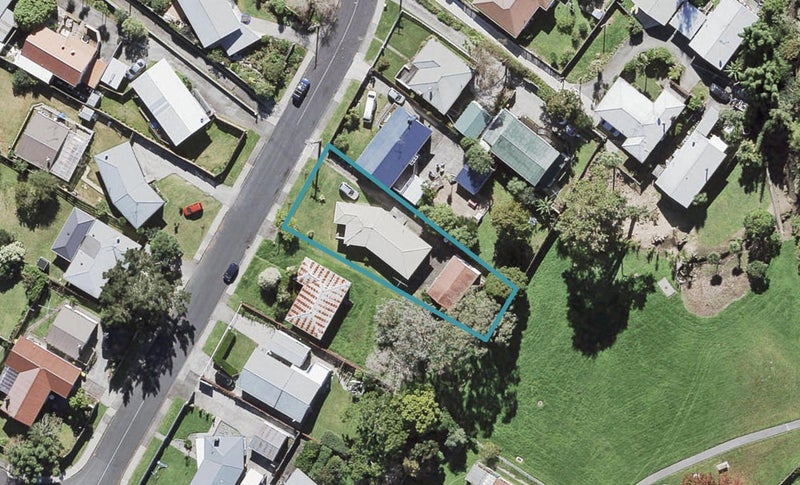 24 Sarona Avenue, Glen Eden, Auckland - Carousel 1