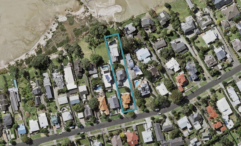1/61 Beresford Street, Bayswater, Auckland - Carousel 1