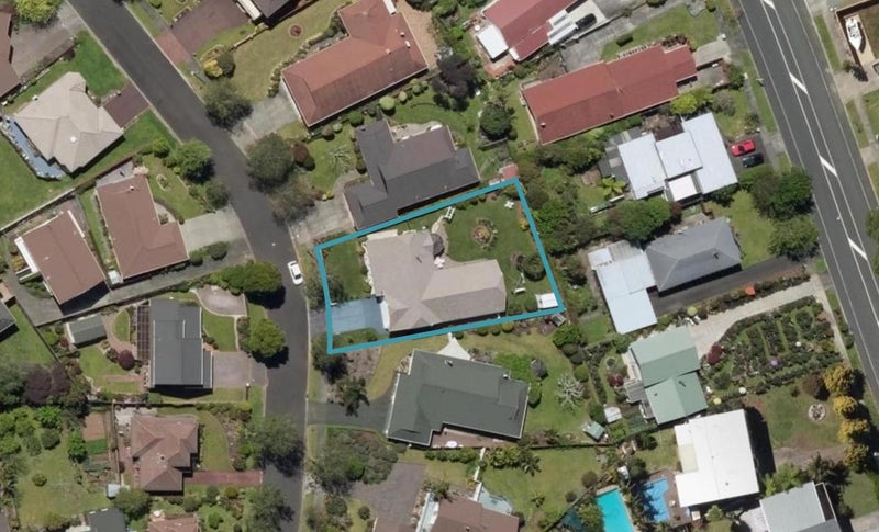 8 Augusta Place, Kamo, Whangarei - Carousel 1