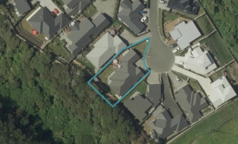 6 Tower Place, Fitzherbert, Palmerston North - Carousel 1