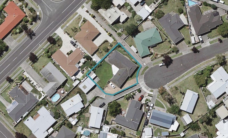 6 Tukes Place, Greenmeadows, Napier - Carousel 1