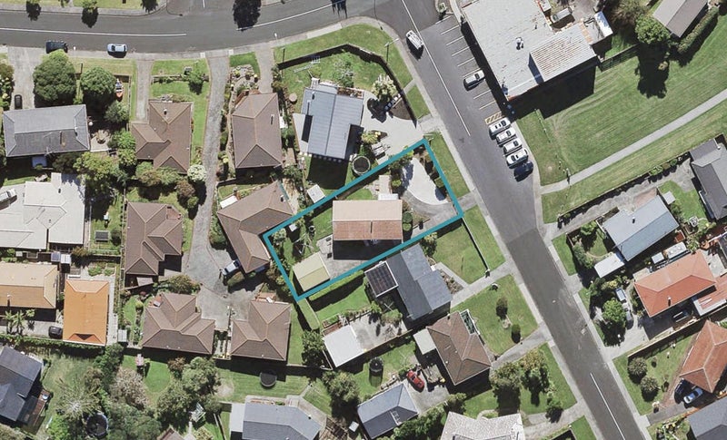 4 Thornlow Street, Glendene, Auckland - Carousel 1