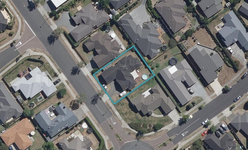 42 Barrington Drive, Huntington, Hamilton - Carousel 1