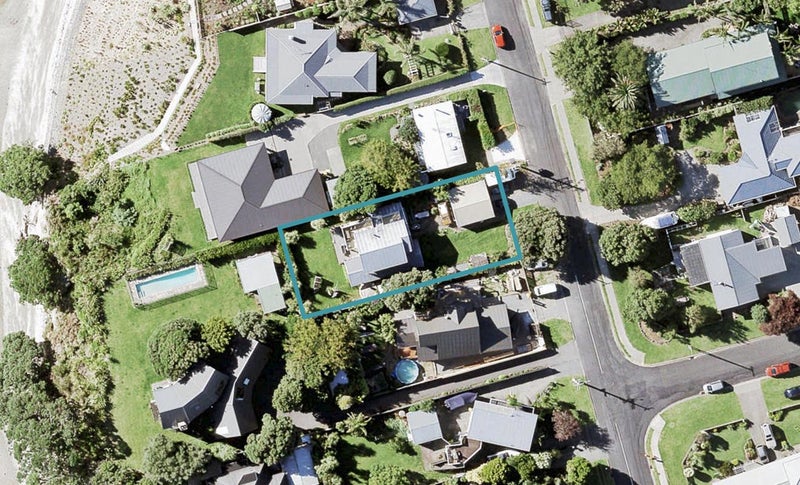 7 Puriri Road, Beachlands, Auckland - Carousel 1