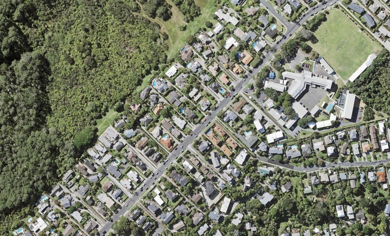 70 Aberdeen Road, Campbells Bay, Auckland - Carousel 1