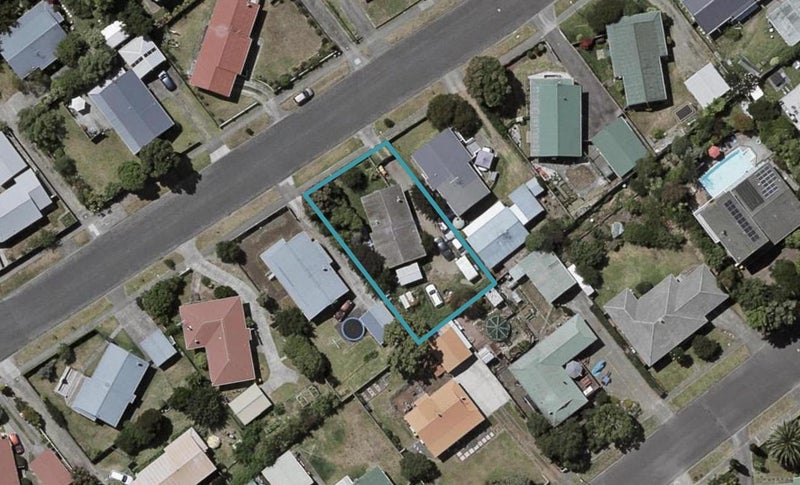 74 Queens Road, Waikanae Beach, Waikanae - Carousel 1