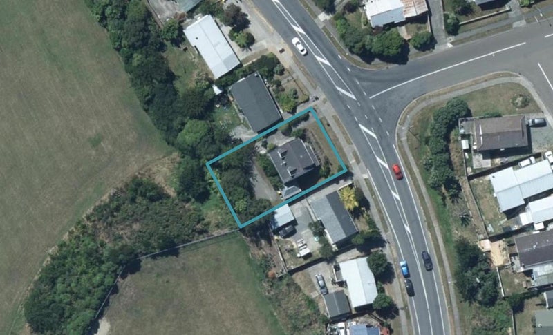 11 Omapere Street, Whitby, Porirua - Carousel 1