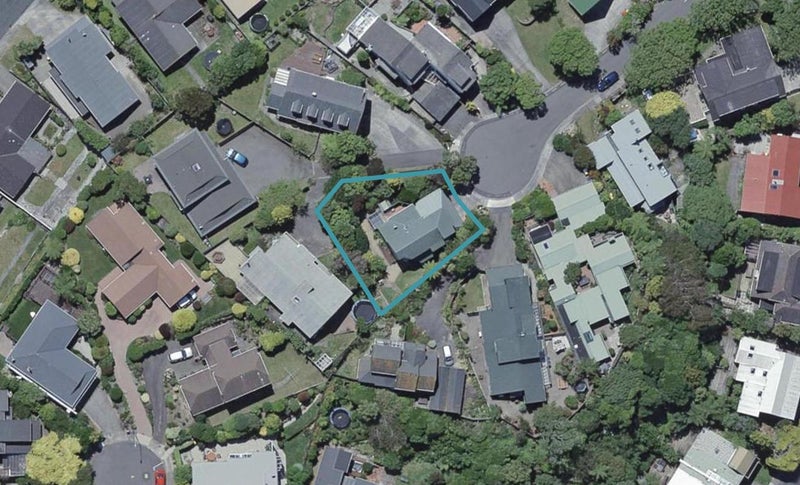 9 Malda Grove, Khandallah, Wellington - Carousel 1