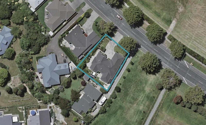 99 Park Avenue, Waikanae - Carousel 1