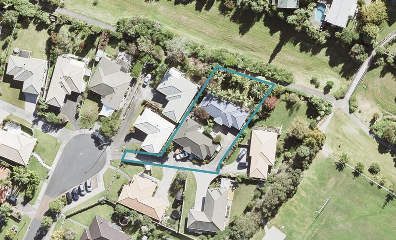 1/20 Greta Place, Stanmore Bay, Whangaparaoa - Carousel 1