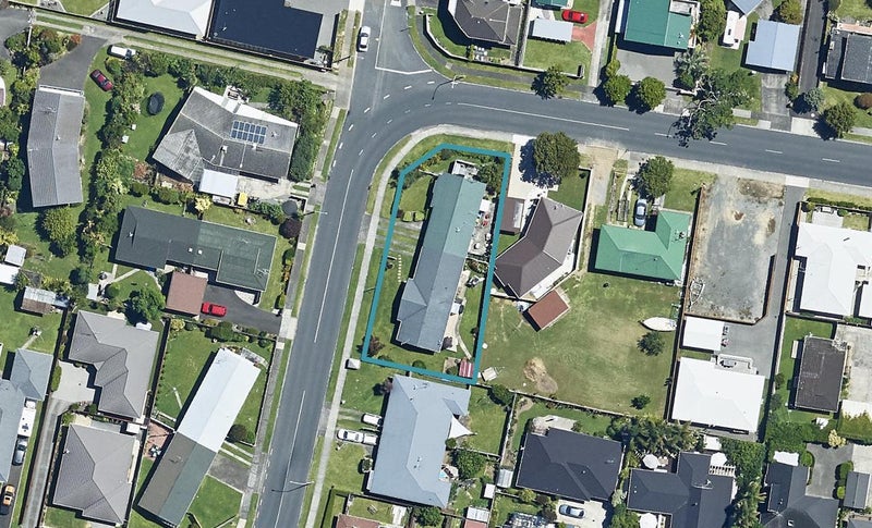 16 Cherrywood Drive, Otumoetai, Tauranga - Carousel 1