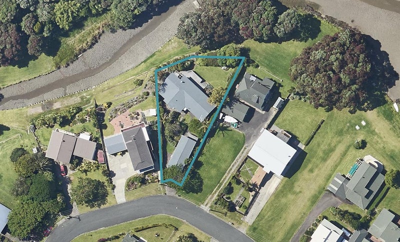44 Roretana Drive, Athenree, Waihi Beach - Carousel 1