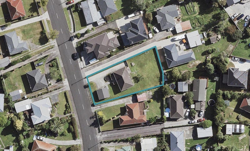 18 Fleming Street, Manurewa East, Auckland - Carousel 1