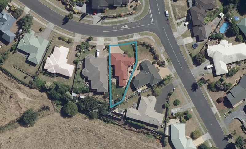 1 Ayrshire Drive, Grandview Heights, Hamilton - Carousel 1