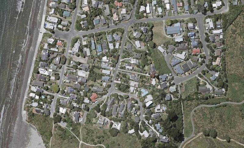 17 Mckenzie Avenue, Raumati South, Paraparaumu - Carousel 1