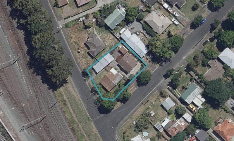 36 Huia Avenue, Forest Lake, Hamilton - Carousel 1