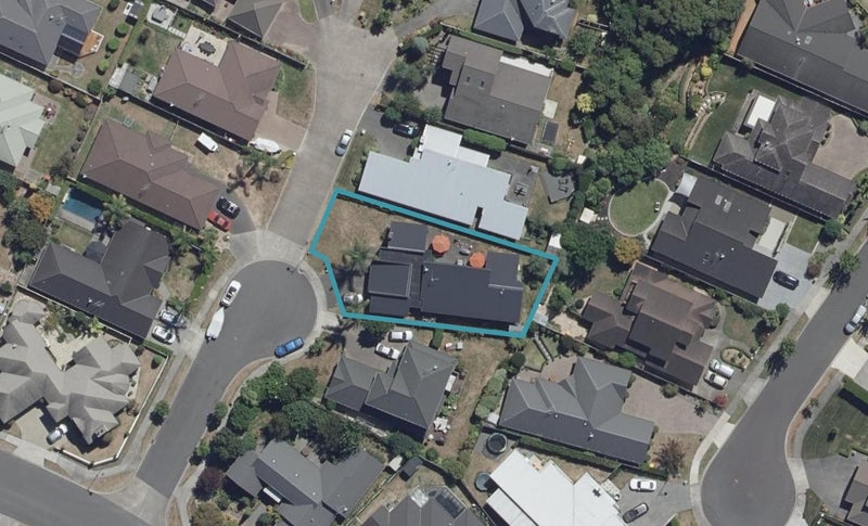 6 Jaemont Court, Huntington, Hamilton - Carousel 1