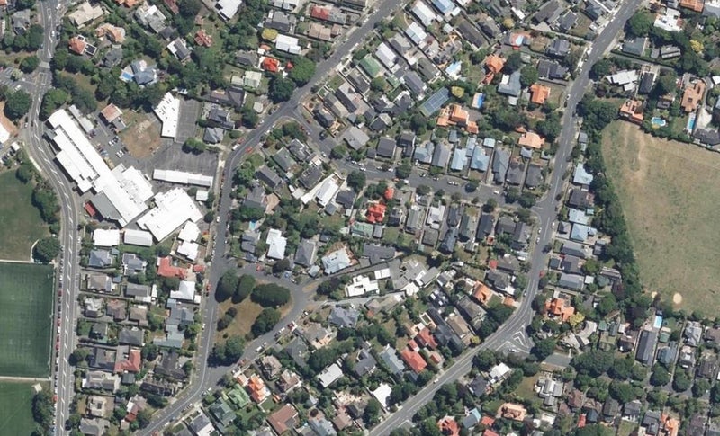 2/8 Sherwood Street, Woburn, Lower Hutt - Carousel 1