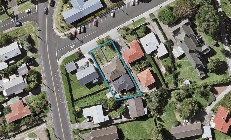 13 Sunset View Road, Panmure, Auckland - Carousel 1