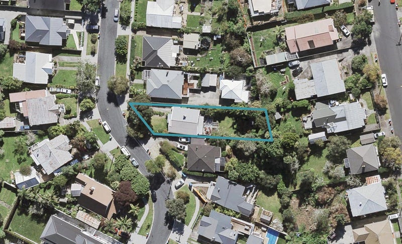 15 Warwick Street, Morningside, Auckland - Carousel 1