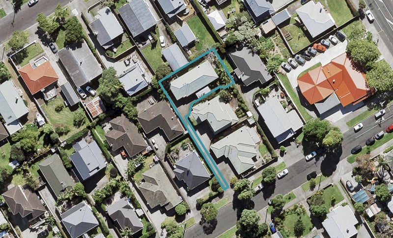 7C Alberta Street, Point Chevalier, Auckland - Carousel 1