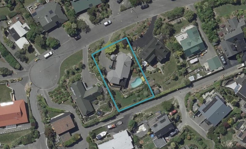 7 Petworth Place, Westmorland, Christchurch - Carousel 1