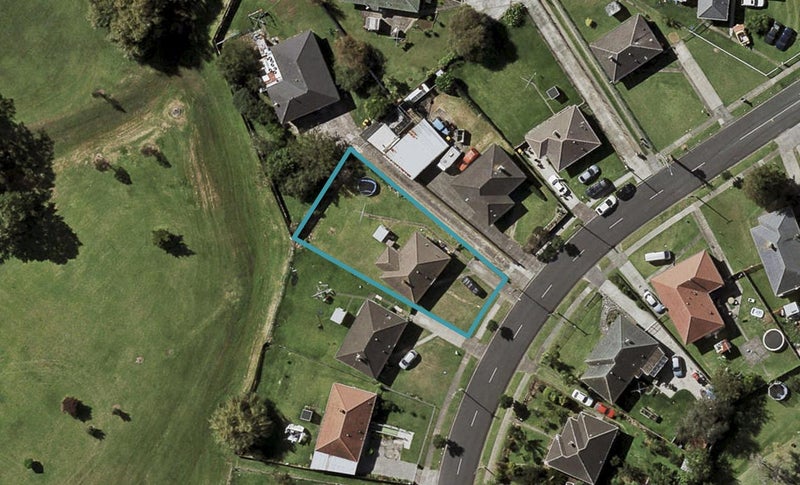 15 Sandbrook Avenue, Otara, Auckland - Carousel 1