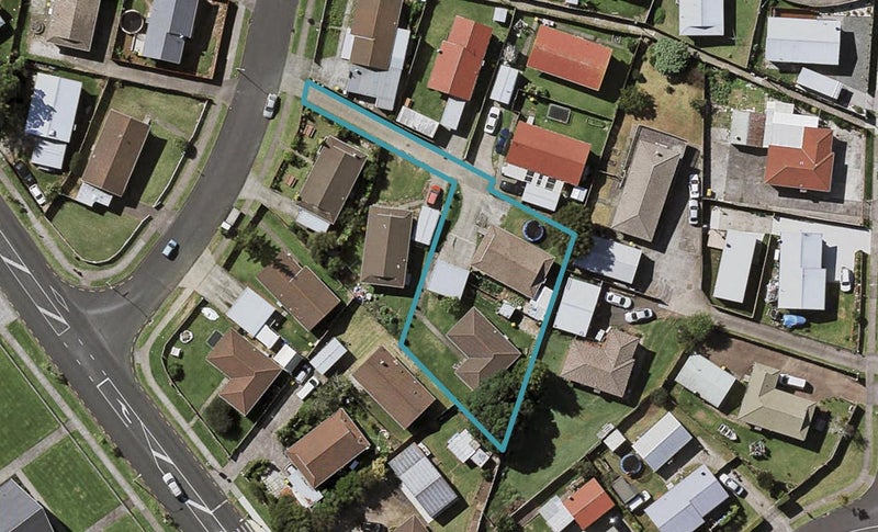 1/5 Coombe Avenue, Otara, Auckland - Carousel 1