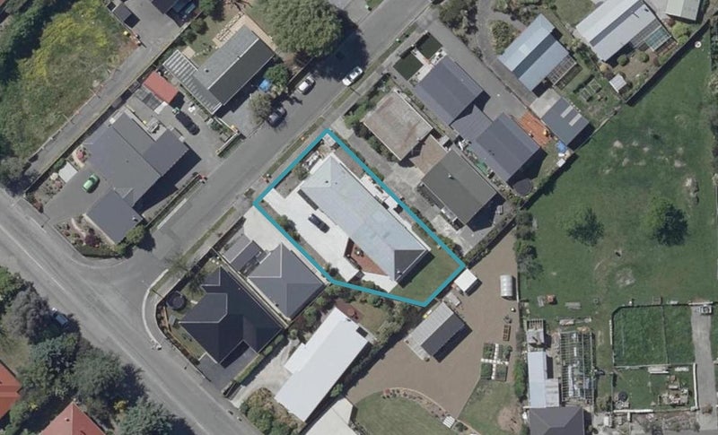 2/4 Stedley Place, Heathcote Valley, Christchurch - Carousel 1